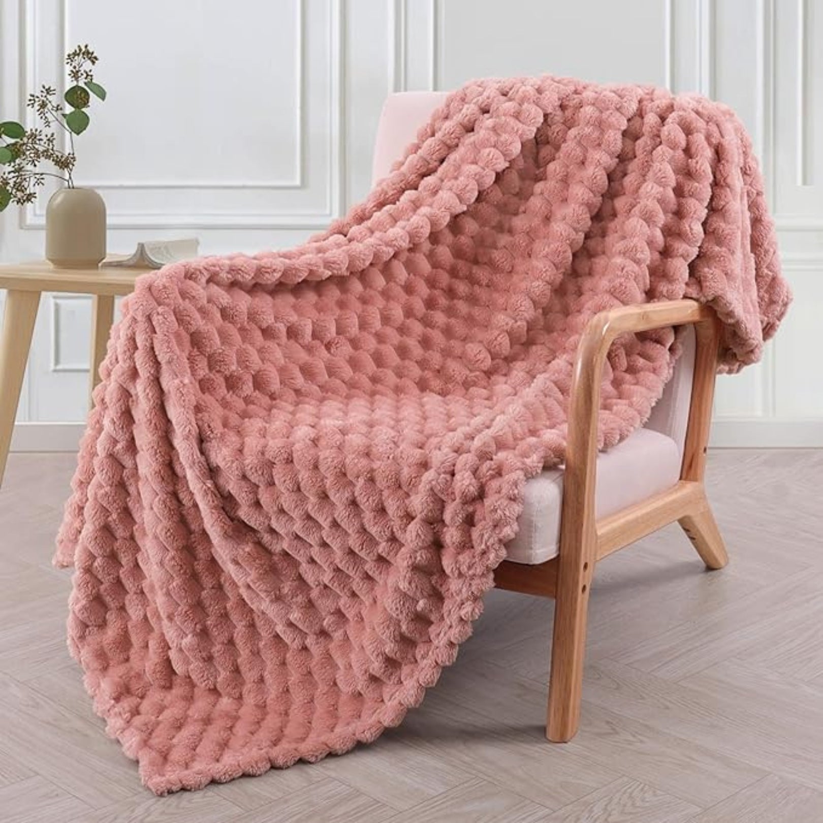 Checkered Plush Throw Blanket All Season Cover